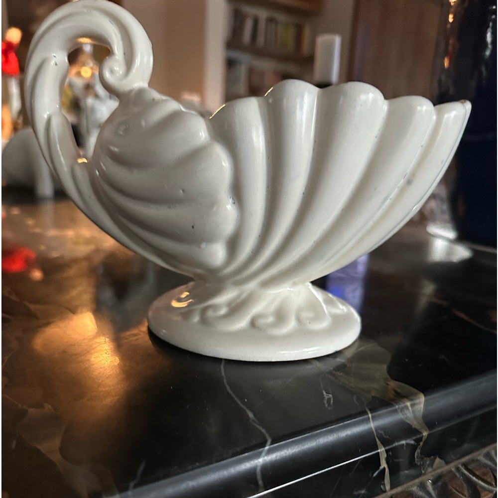 Vintage Haeger Cornupocia Creamware Planter